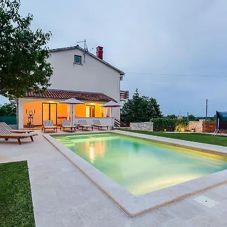 Villa Kuca Za Odmor S Bazenom Emma