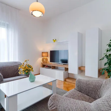 Villa Kuca Za Odmor S Bazenom Emma